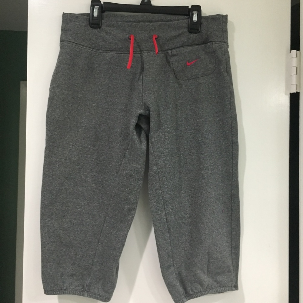 Nike medium dry fit capri
